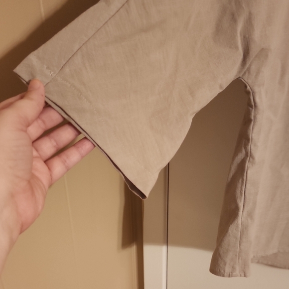 Uniqlo Tan Relaxed 3/4 Sleeve Blouse - Picture 5 of 5